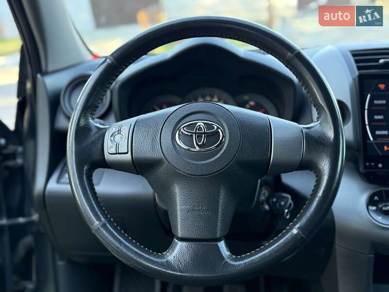 Позашляховик / Кросовер Toyota RAV4 2007 в Дніпрі