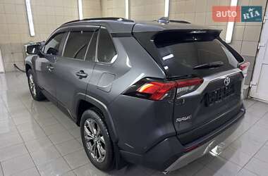 Внедорожник / Кроссовер Toyota RAV4 2024 в 