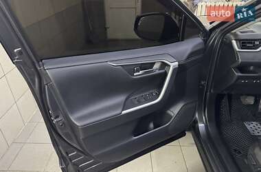 Внедорожник / Кроссовер Toyota RAV4 2024 в 