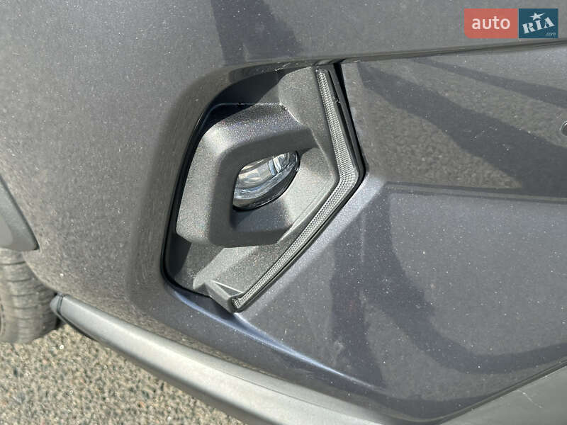 Позашляховик / Кросовер Toyota RAV4 2021 в Києві