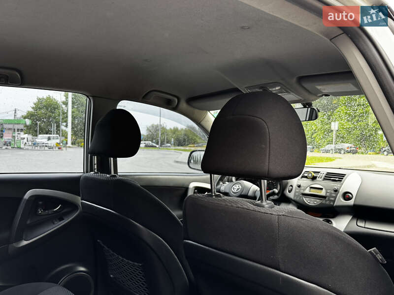Позашляховик / Кросовер Toyota RAV4 2006 в Києві