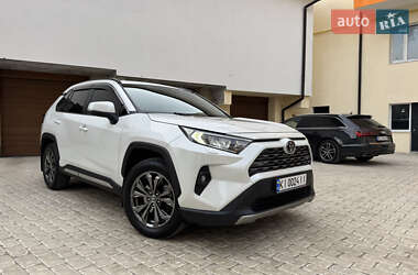 Внедорожник / Кроссовер Toyota RAV4 2023 в Львове
