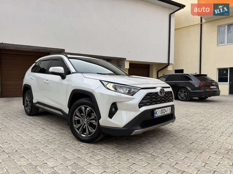 Позашляховик / Кросовер Toyota RAV4 2023 в Львові