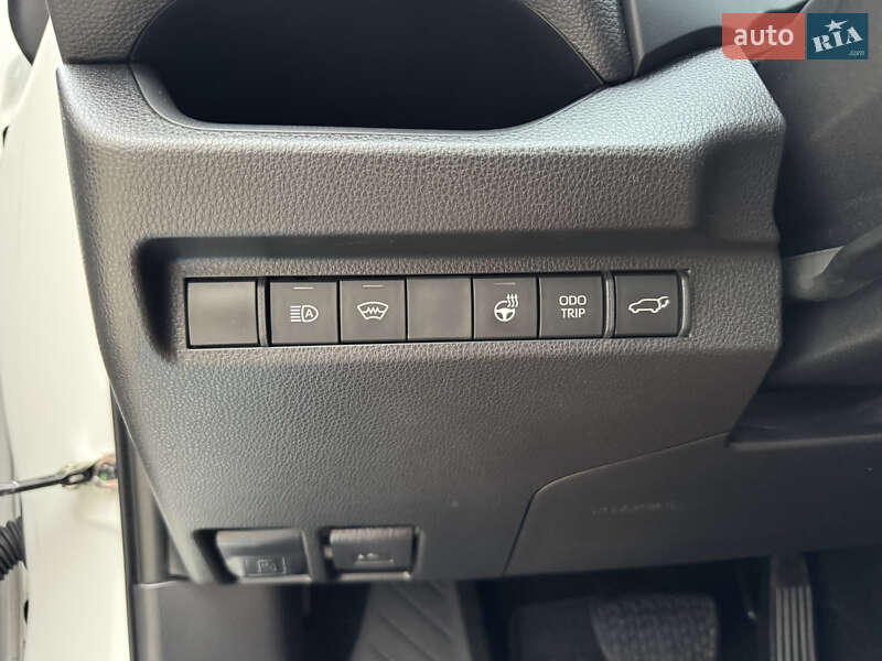 Позашляховик / Кросовер Toyota RAV4 2023 в Львові