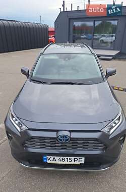 Позашляховик / Кросовер Toyota RAV4 2020 в 