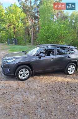 Позашляховик / Кросовер Toyota RAV4 2020 в 
