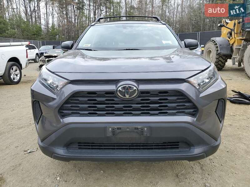 Внедорожник / Кроссовер Toyota RAV4 2019 в Черновцах