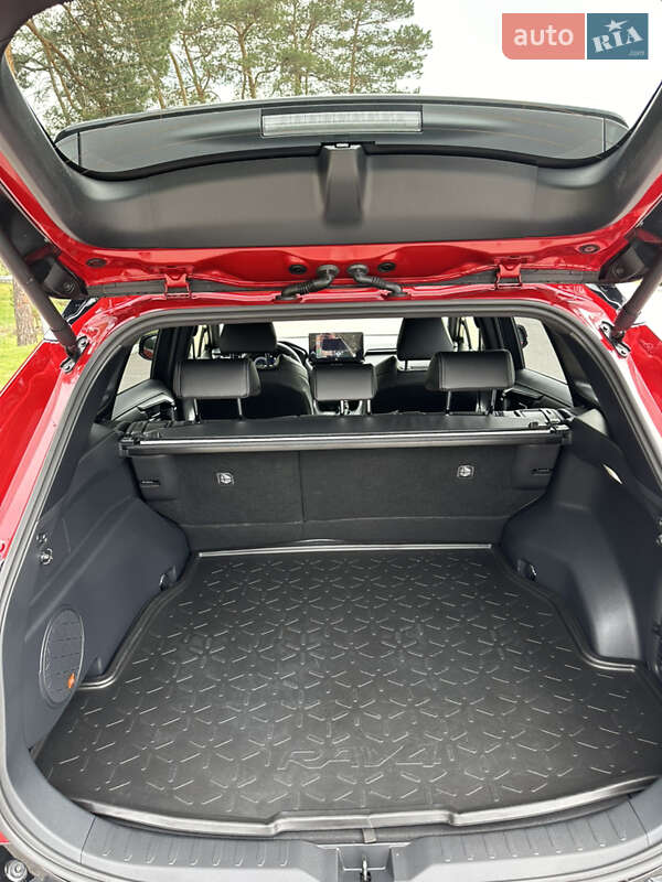 Внедорожник / Кроссовер Toyota RAV4 2024 в Киеве