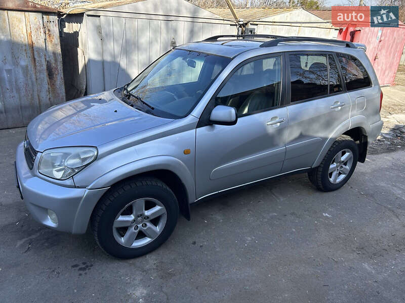 Позашляховик / Кросовер Toyota RAV4 2004 в Києві