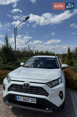 Внедорожник / Кроссовер Toyota RAV4 2021 в 