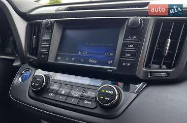 Внедорожник / Кроссовер Toyota RAV4 2016 в 
