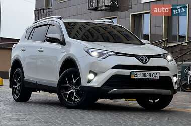 Внедорожник / Кроссовер Toyota RAV4 2016 в 