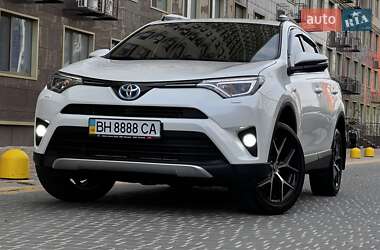 Внедорожник / Кроссовер Toyota RAV4 2016 в 
