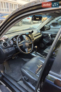 Позашляховик / Кросовер Toyota RAV4 2006 в 