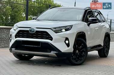Внедорожник / Кроссовер Toyota RAV4 2024 в 