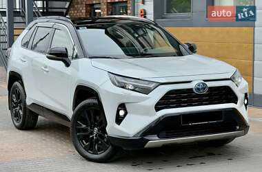 Внедорожник / Кроссовер Toyota RAV4 2024 в 