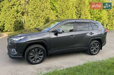 Позашляховик / Кросовер Toyota RAV4 2023 в 