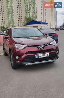 Позашляховик / Кросовер Toyota RAV4 2016 в Києві