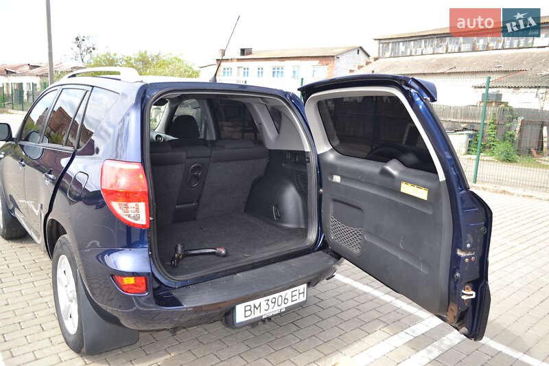Позашляховик / Кросовер Toyota RAV4 2007 в Ромнах