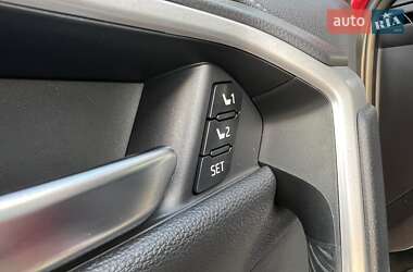 Позашляховик / Кросовер Toyota RAV4 2019 в 