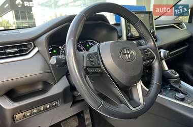 Позашляховик / Кросовер Toyota RAV4 2019 в 