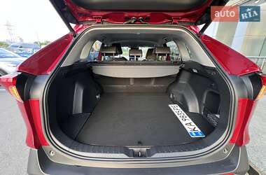 Позашляховик / Кросовер Toyota RAV4 2019 в 