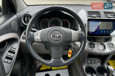Внедорожник / Кроссовер Toyota RAV4 2007 в 