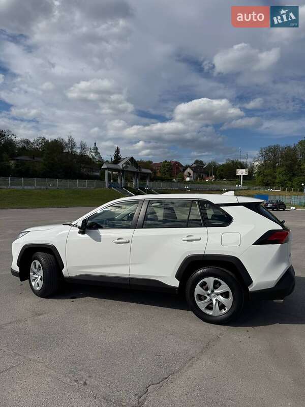 Позашляховик / Кросовер Toyota RAV4 2019 в Києві