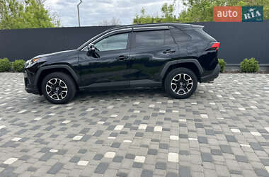 Позашляховик / Кросовер Toyota RAV4 2019 в 