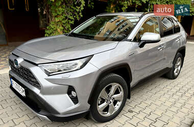 Позашляховик / Кросовер Toyota RAV4 2021 в 