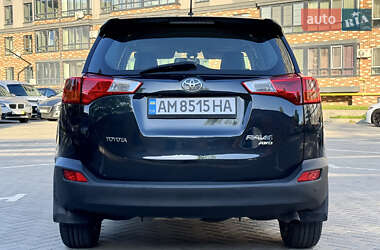 Позашляховик / Кросовер Toyota RAV4 2015 в 