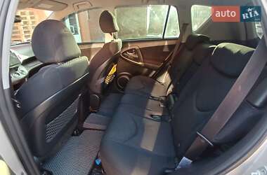Позашляховик / Кросовер Toyota RAV4 2007 в 