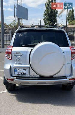 Внедорожник / Кроссовер Toyota RAV4 2011 в 