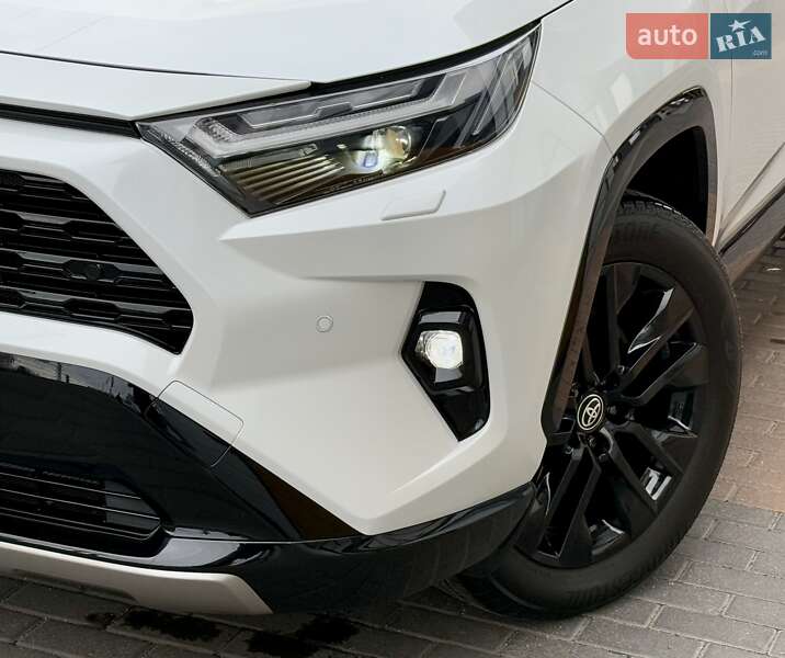 Внедорожник / Кроссовер Toyota RAV4 2023 в Белой Церкви
