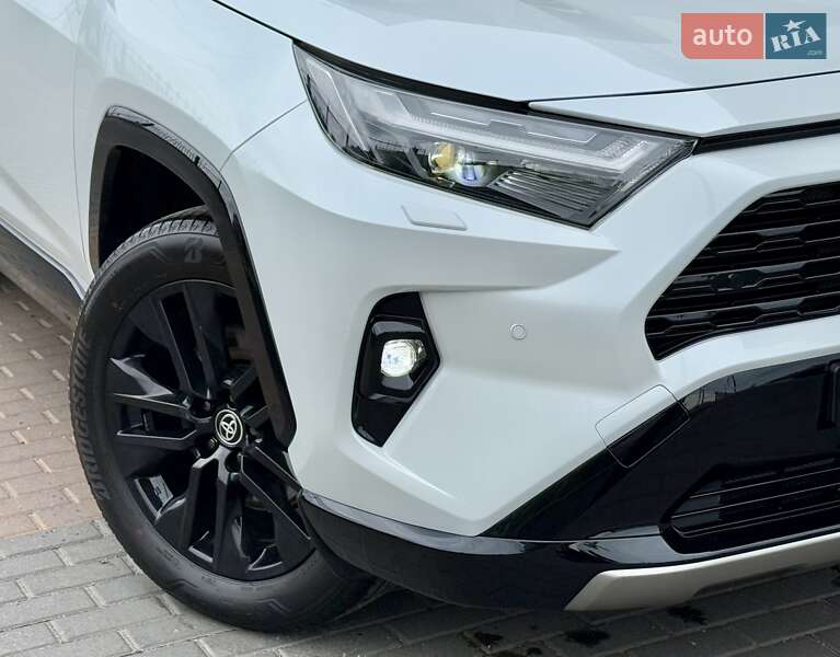 Внедорожник / Кроссовер Toyota RAV4 2023 в Белой Церкви