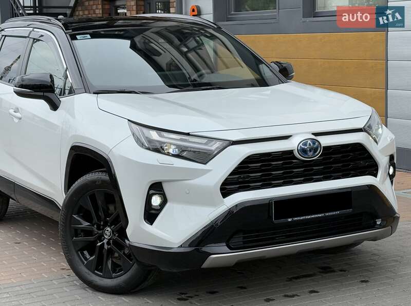 Внедорожник / Кроссовер Toyota RAV4 2023 в Белой Церкви
