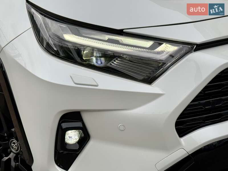 Внедорожник / Кроссовер Toyota RAV4 2023 в Белой Церкви