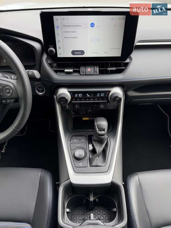 Внедорожник / Кроссовер Toyota RAV4 2023 в Белой Церкви