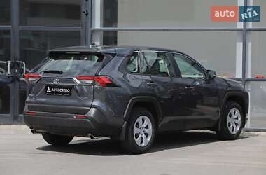 Позашляховик / Кросовер Toyota RAV4 2020 в 