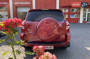 Позашляховик / Кросовер Toyota RAV4 2010 в 
