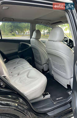 Позашляховик / Кросовер Toyota RAV4 2006 в 