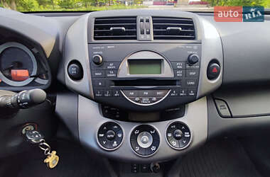 Позашляховик / Кросовер Toyota RAV4 2008 в 