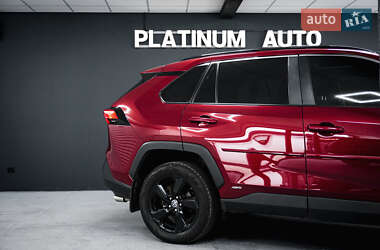 Позашляховик / Кросовер Toyota RAV4 2022 в 