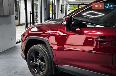 Позашляховик / Кросовер Toyota RAV4 2022 в 