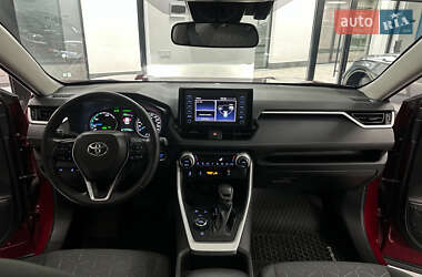 Позашляховик / Кросовер Toyota RAV4 2022 в 