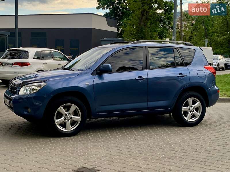Позашляховик / Кросовер Toyota RAV4 2008 в Києві