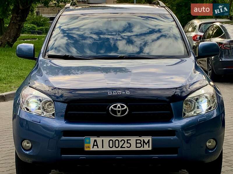 Позашляховик / Кросовер Toyota RAV4 2008 в Києві