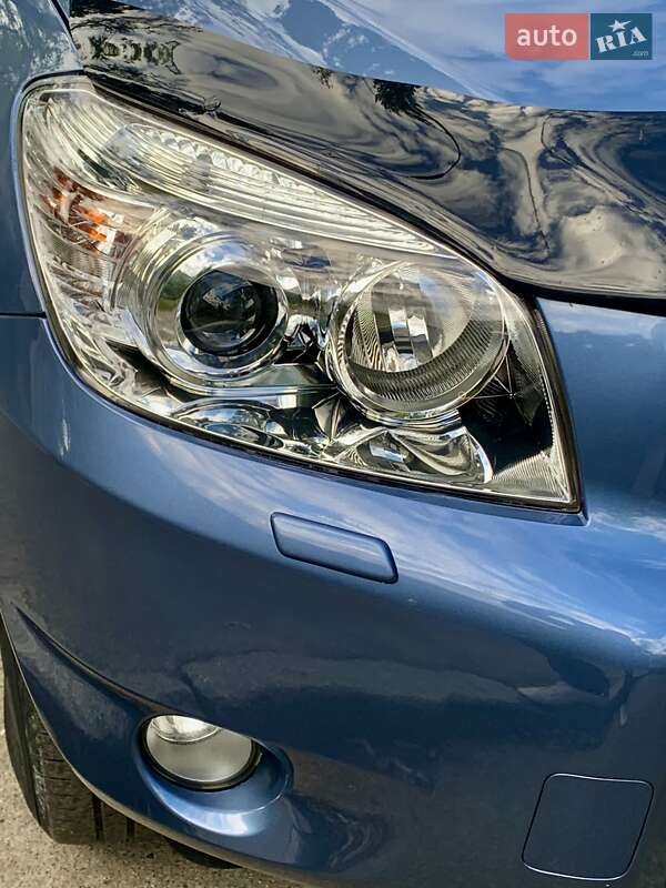 Позашляховик / Кросовер Toyota RAV4 2008 в Києві