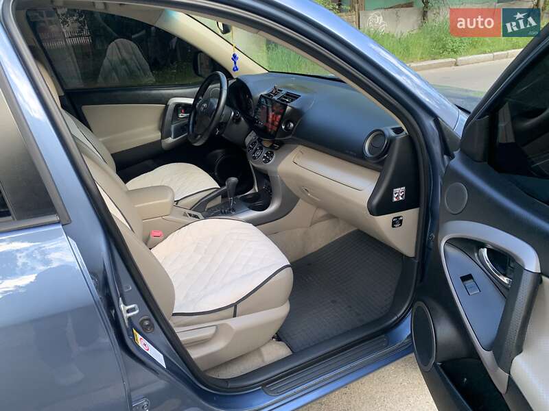 Позашляховик / Кросовер Toyota RAV4 2008 в Києві