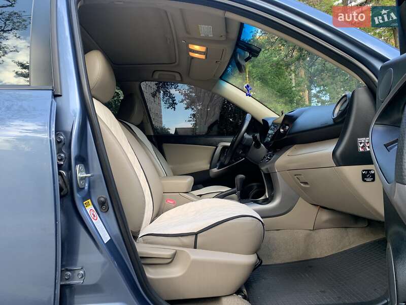 Позашляховик / Кросовер Toyota RAV4 2008 в Києві